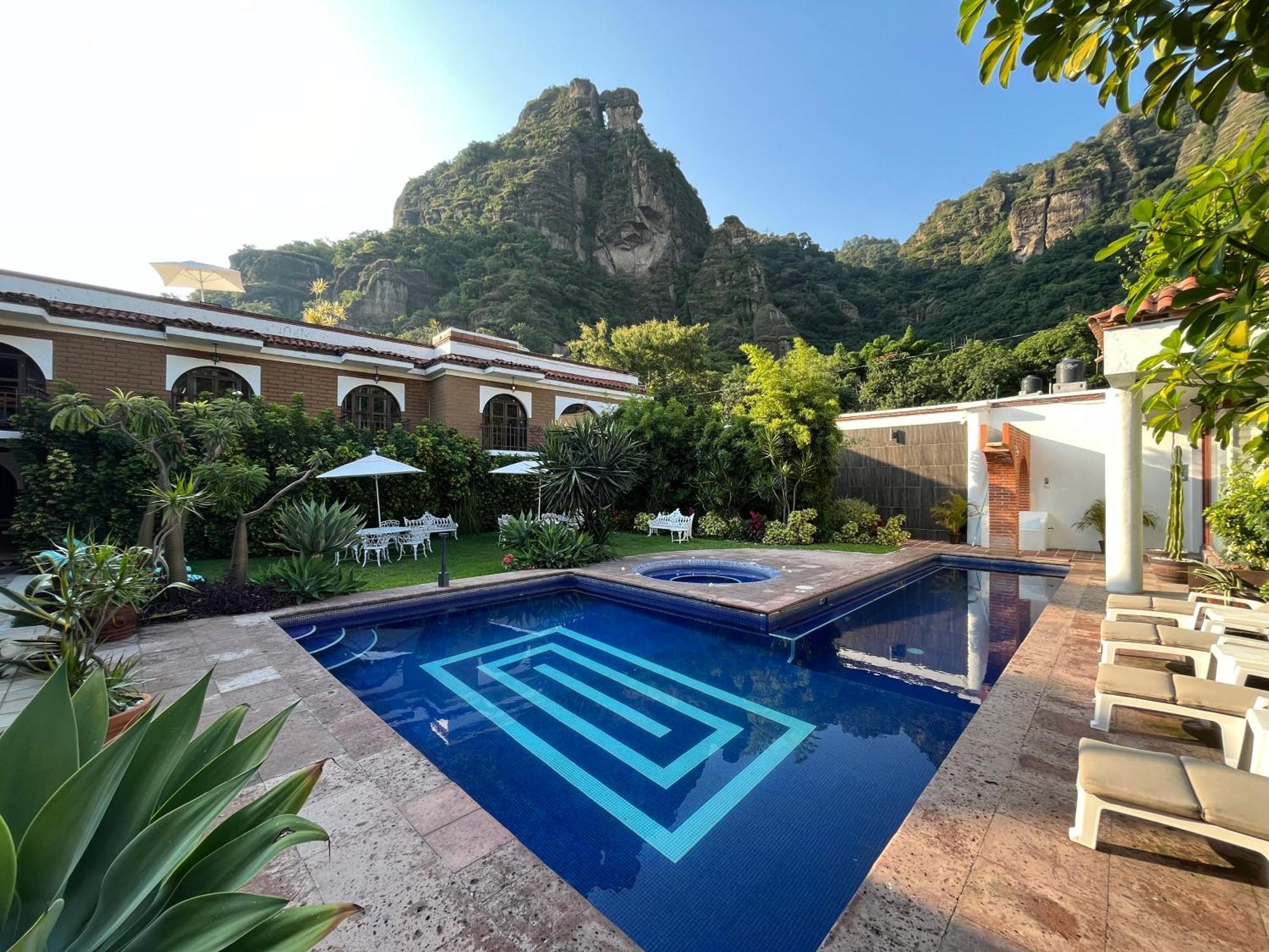 Hotel Hacienda Ventana Del Cielo 테포츨란 외부 사진