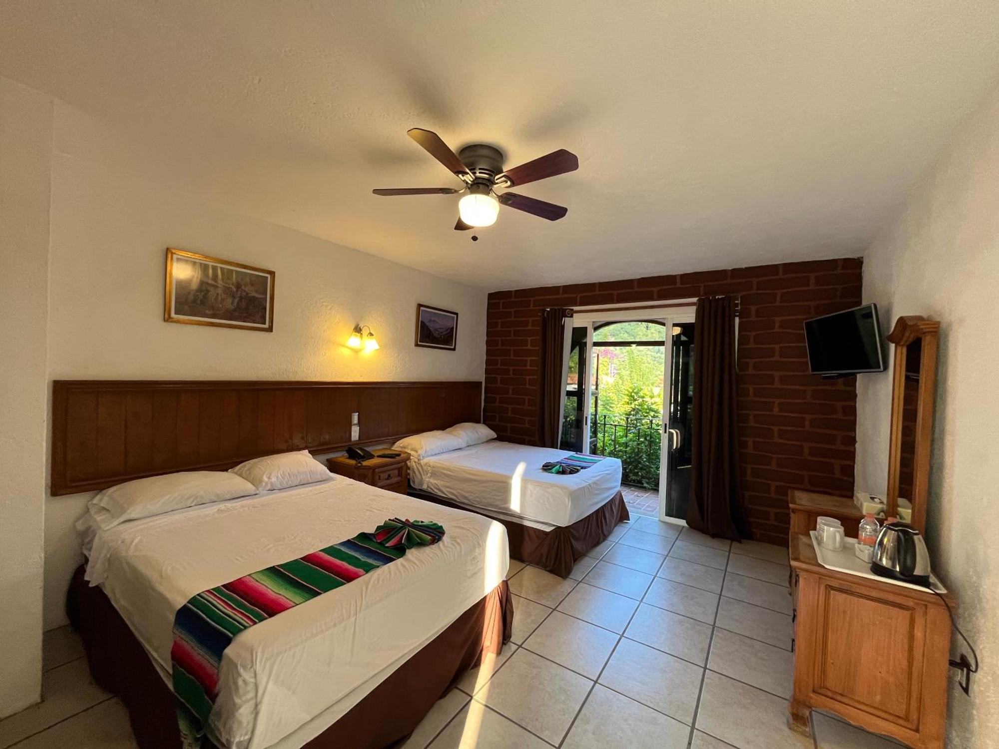 Hotel Hacienda Ventana Del Cielo 테포츨란 외부 사진