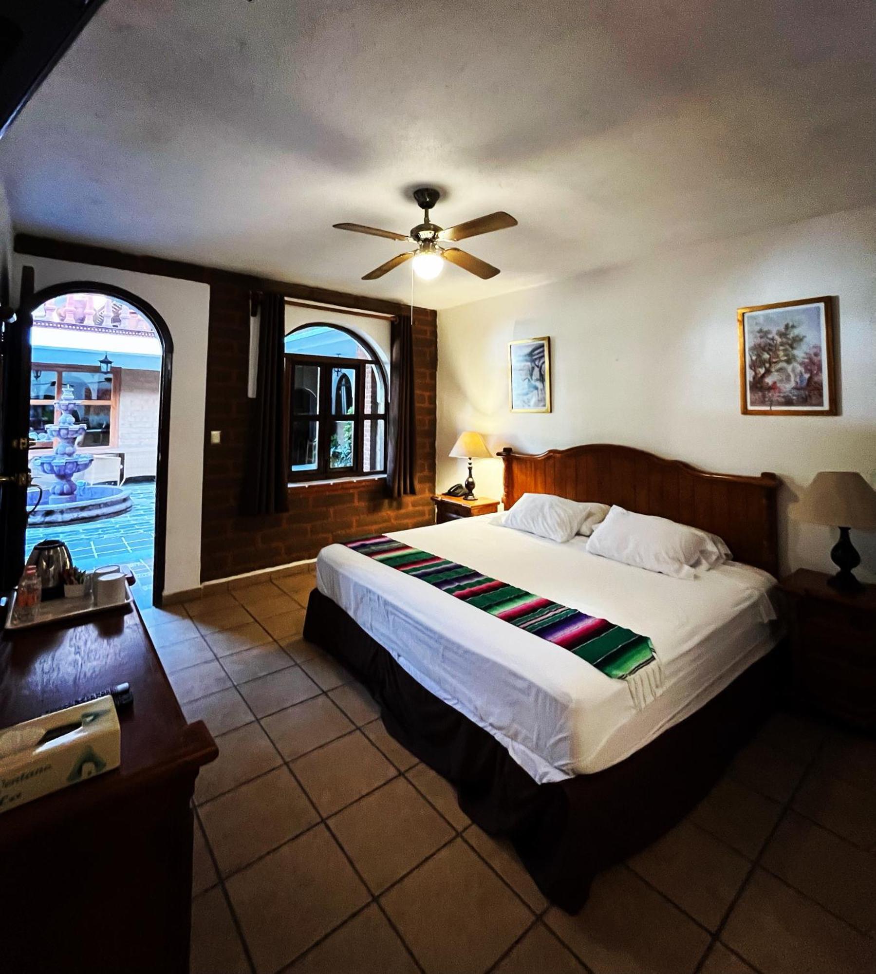Hotel Hacienda Ventana Del Cielo 테포츨란 외부 사진