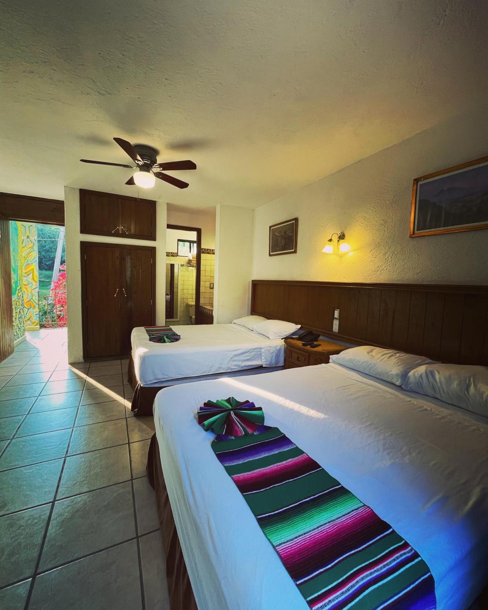 Hotel Hacienda Ventana Del Cielo 테포츨란 외부 사진