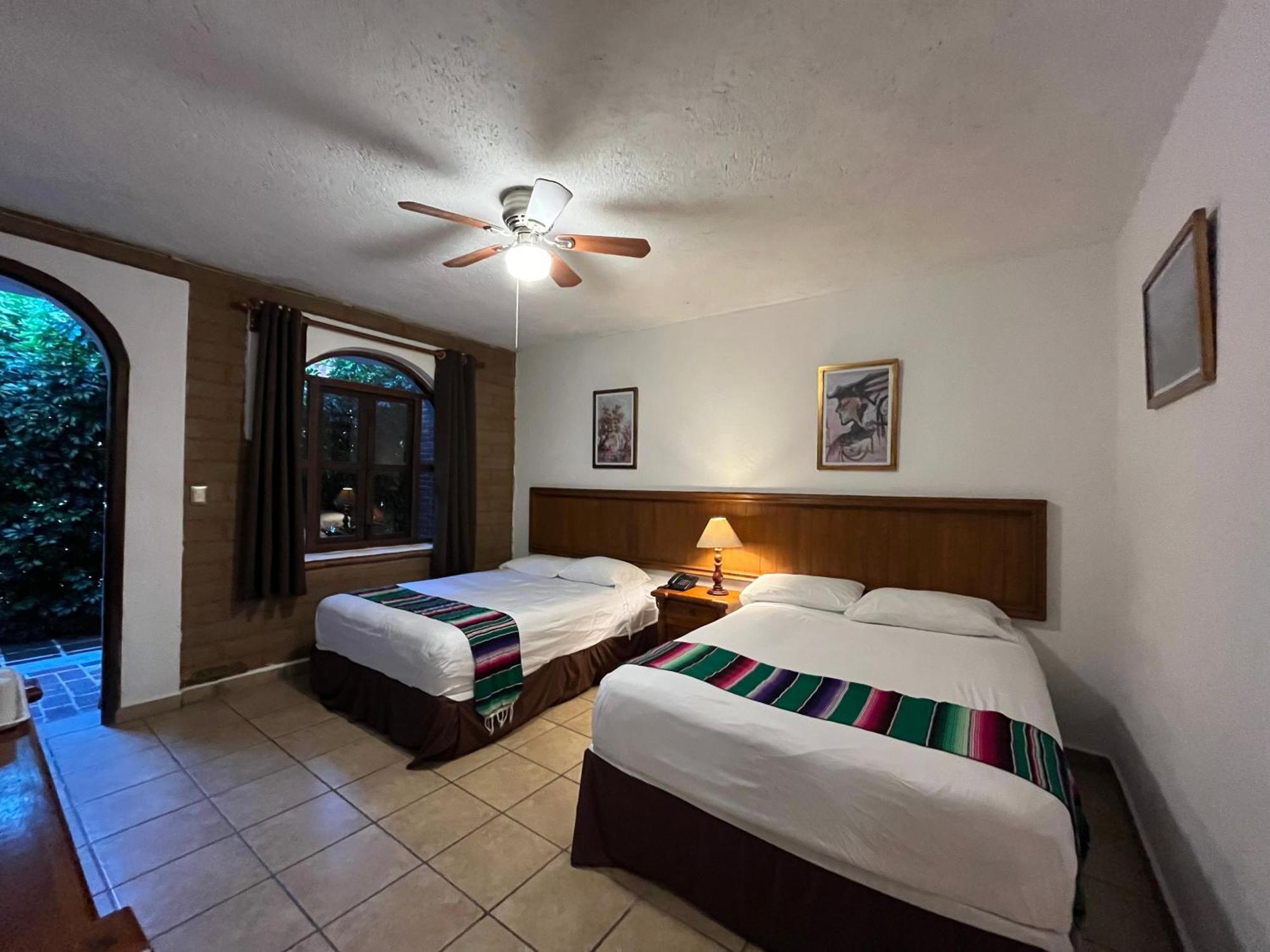 Hotel Hacienda Ventana Del Cielo 테포츨란 외부 사진