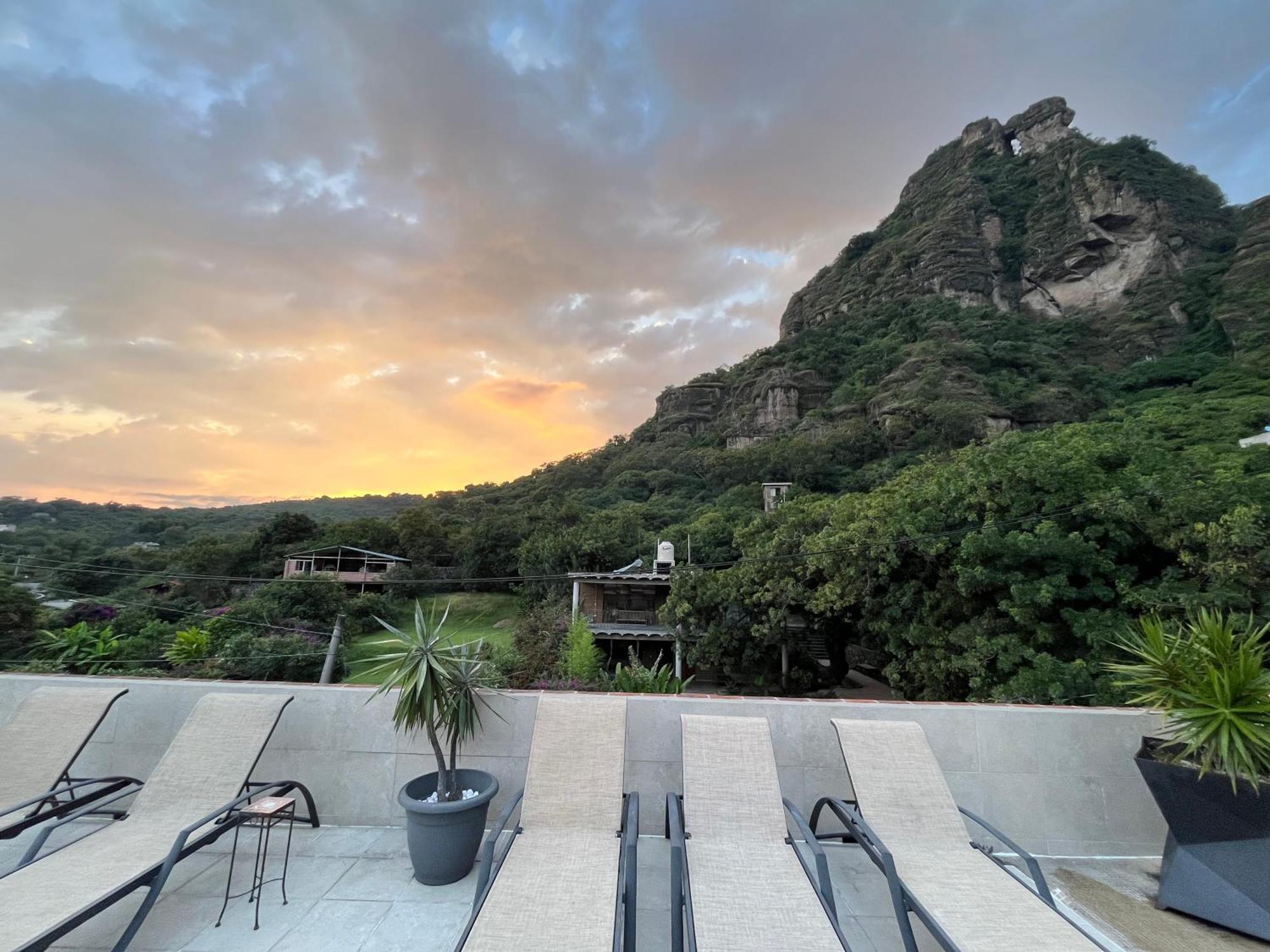 Hotel Hacienda Ventana Del Cielo 테포츨란 외부 사진