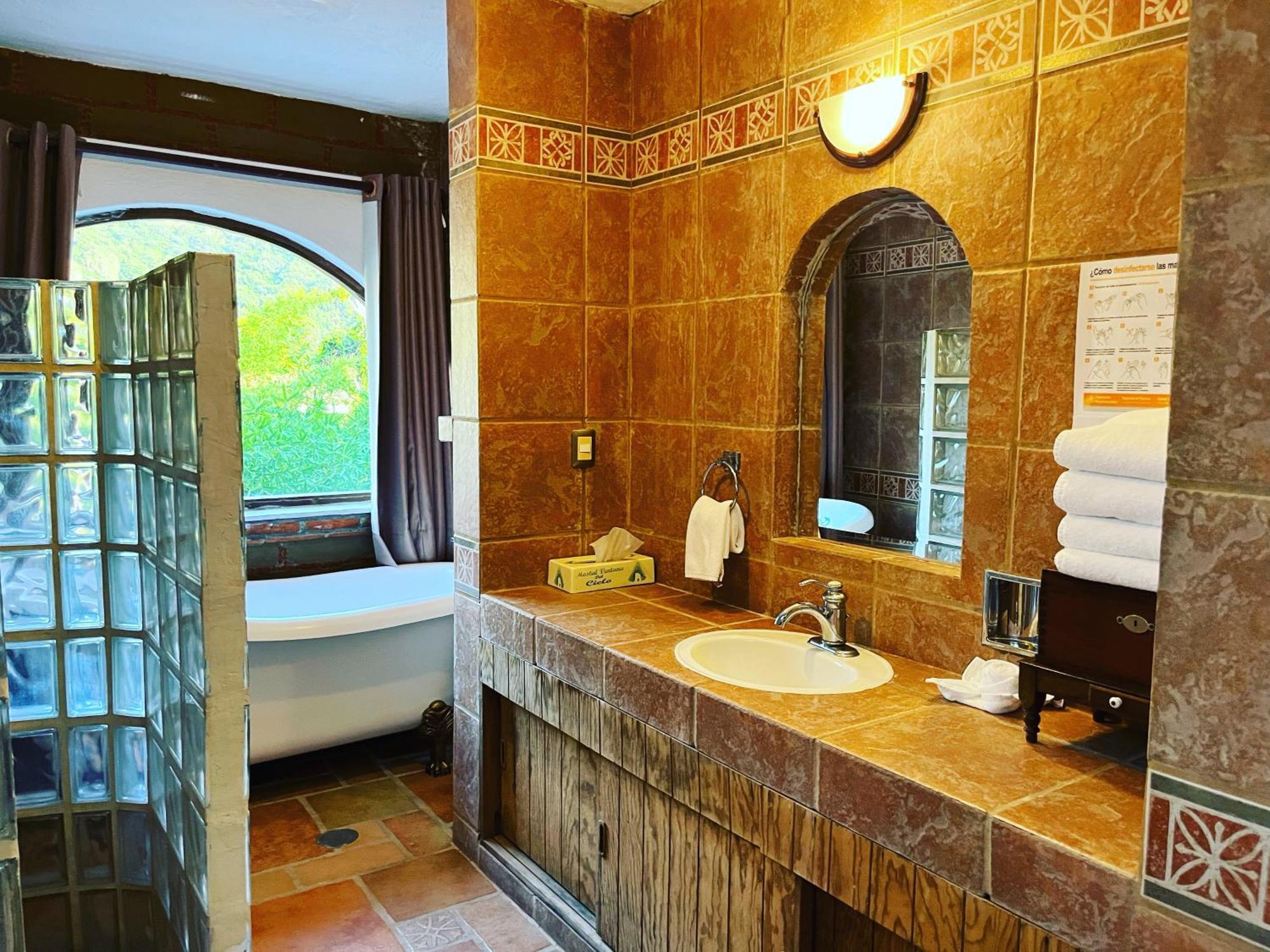 Hotel Hacienda Ventana Del Cielo 테포츨란 외부 사진